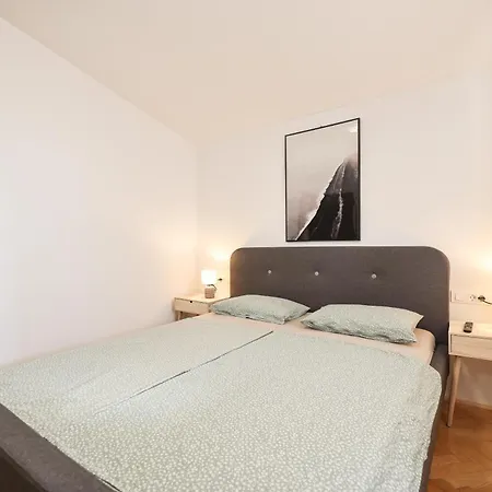 Coco & With Heated Pool Apartman