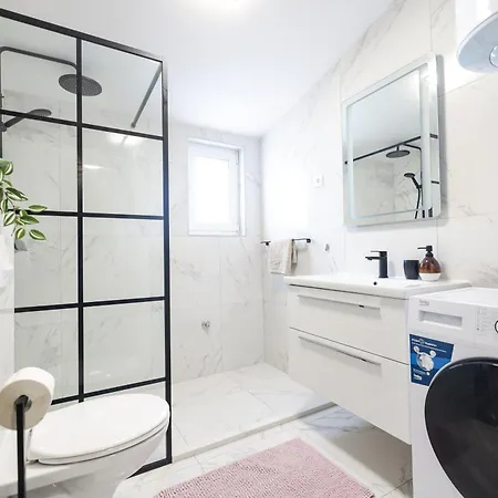 Apartman Coco & With Heated Pool Kozino