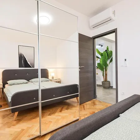 Coco With Heated Pool Appartement