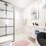 Coco With Heated Pool Appartement *
