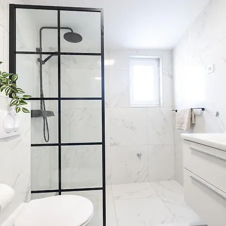 Coco & With Heated Pool