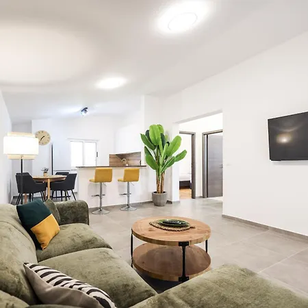 Coco & With Heated Pool *