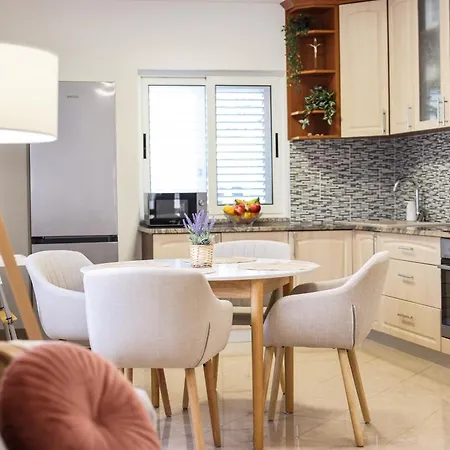 Appartement Coco With Heated Pool *