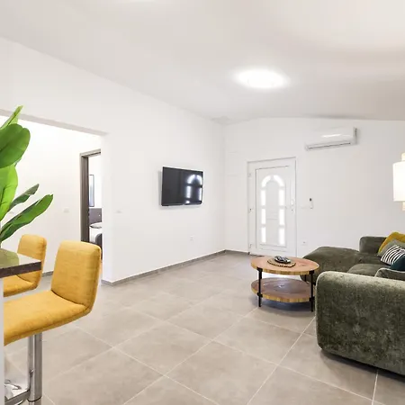 Appartement Coco With Heated Pool