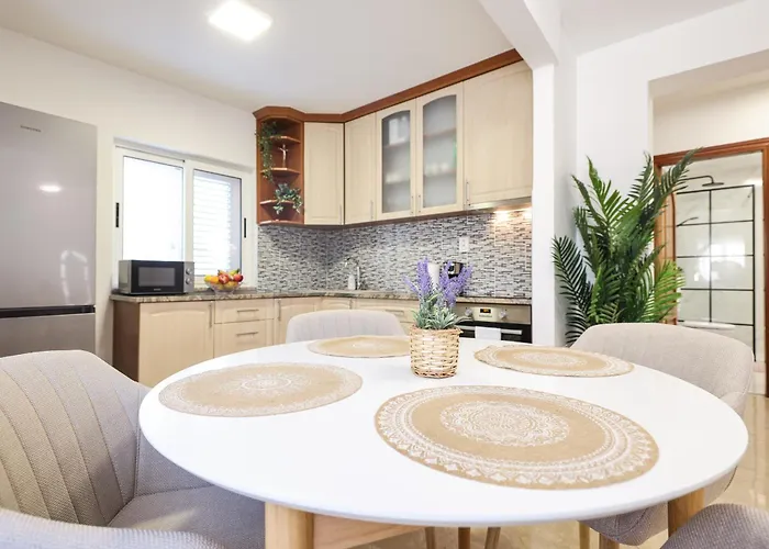 Coco With Heated Pool * Kožino