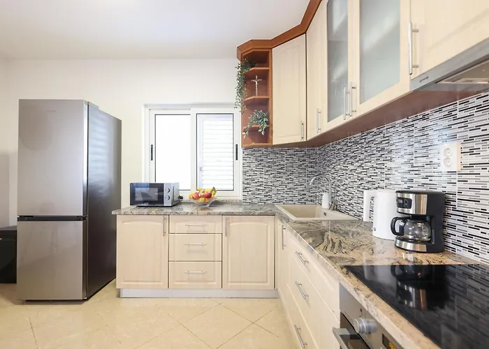 Coco With Heated Pool Kožino