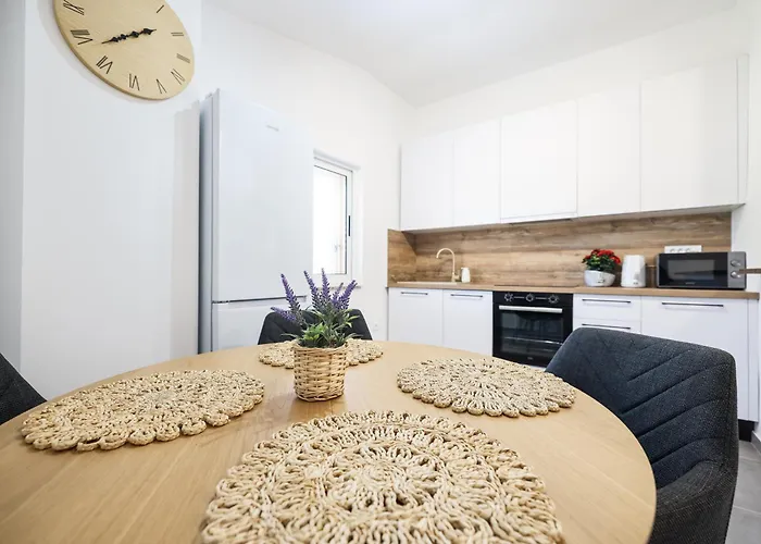 Villa Coco With Heated Pool 아파트 *