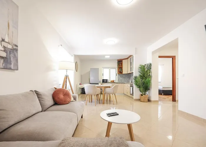 Coco With Heated Pool Kožino