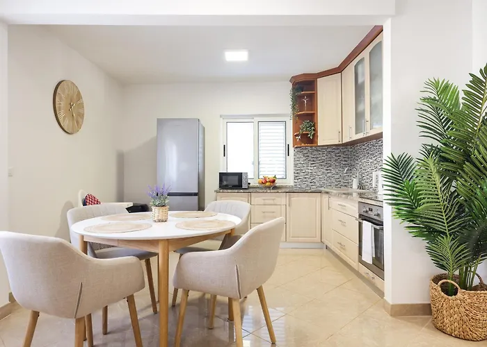 Coco With Heated Pool Appartement Kožino